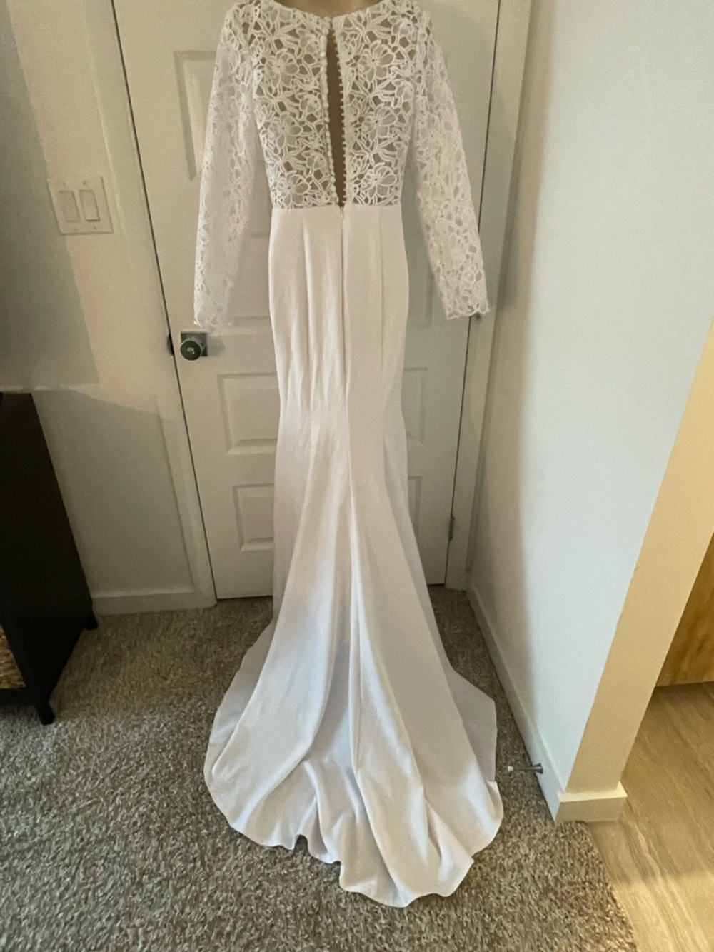 **NEW** White Lace Long-Sleeve V-Neck Dress - 6 - Picture 7 of 14